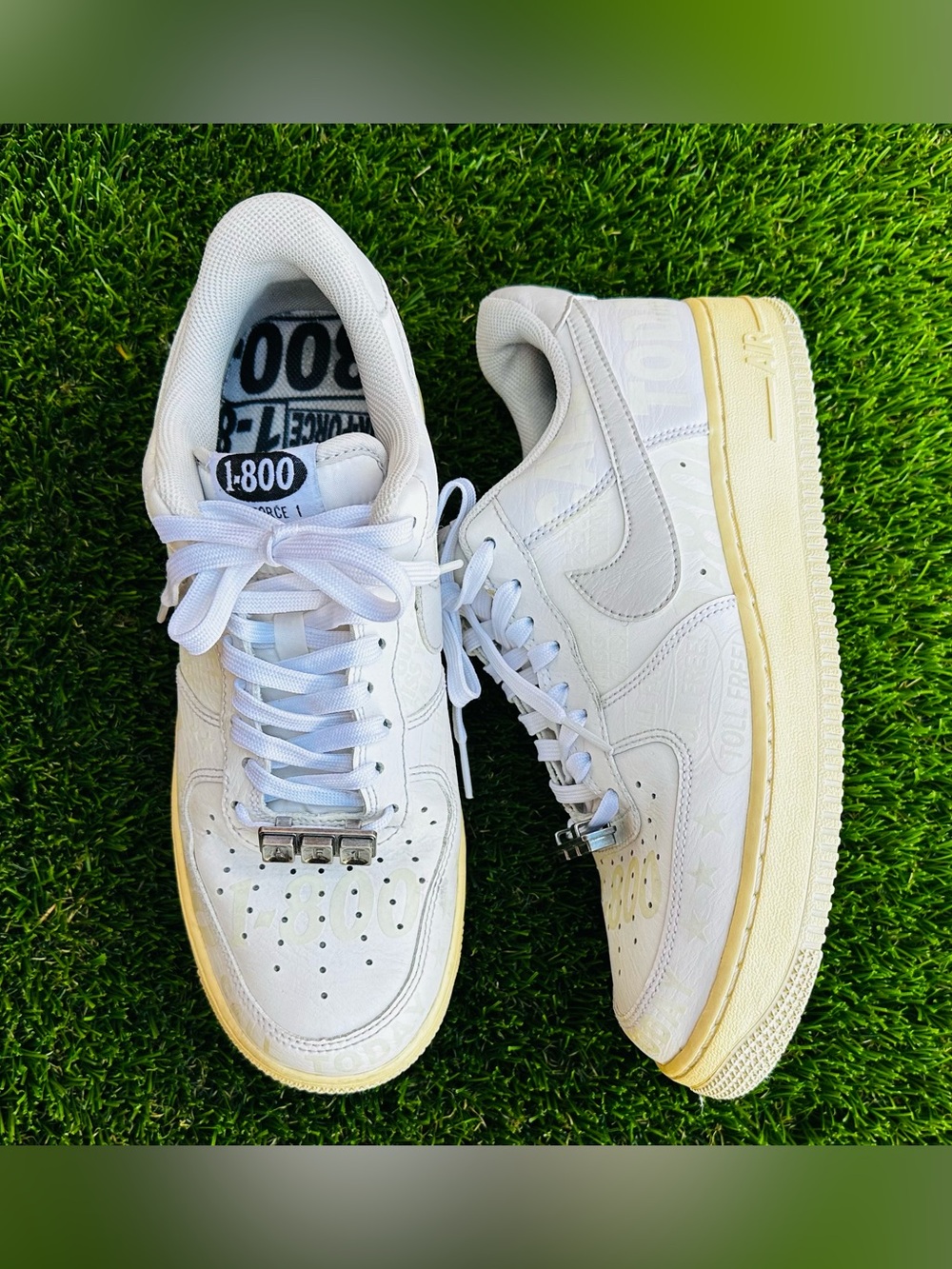 Nike Air Force 1-800  White Men’s Low-Top Sneakers with Subtle Cream Sole